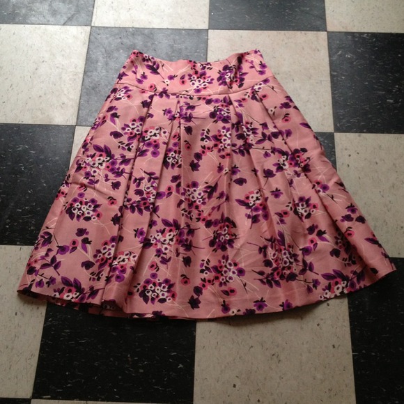 ❌❌SOLD❌❌ Express Pink/Floral Print Skirt