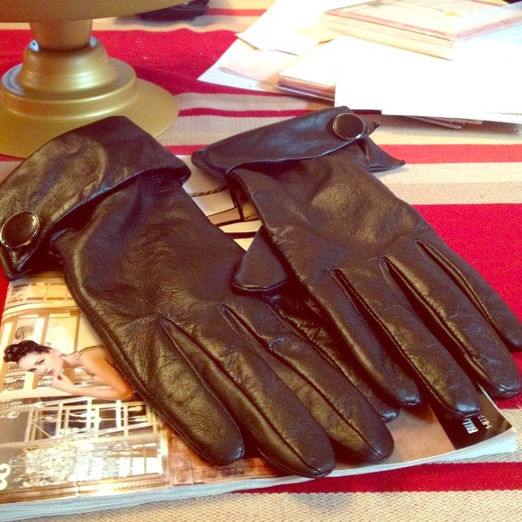 ❌SOLD IN BUNDLE❌ Leather Gloves!❤