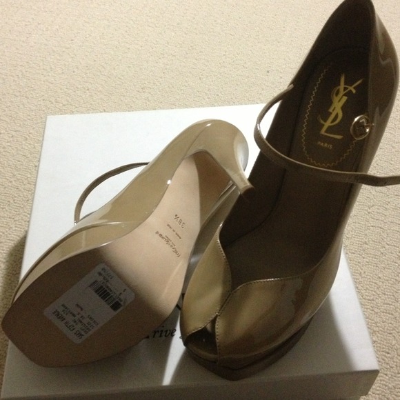 Sold - YSL patent leather pumps - Picture 3 of 4