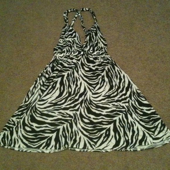 HOLD FOR hfield  Zebra print top or dress