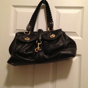 Darcy Coach leather purse. Authentic(NO TRADES)