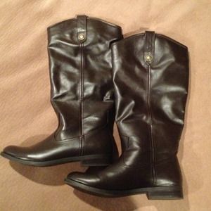 American eagle tall brown boots.