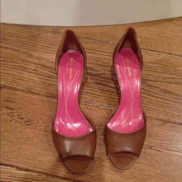 Kate Spade Tan kitten heel pumps
