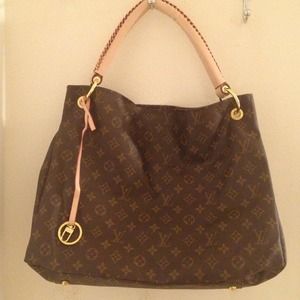 🎉Just today SALE🎉🌟Brand new!! LOoks authentic!!