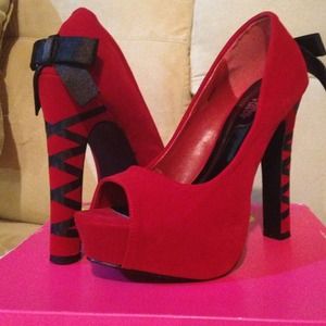 HOLD!!! Red shoes with black lace up bow