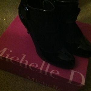 Black suede/ @ patent Grey suede/@ patent booties