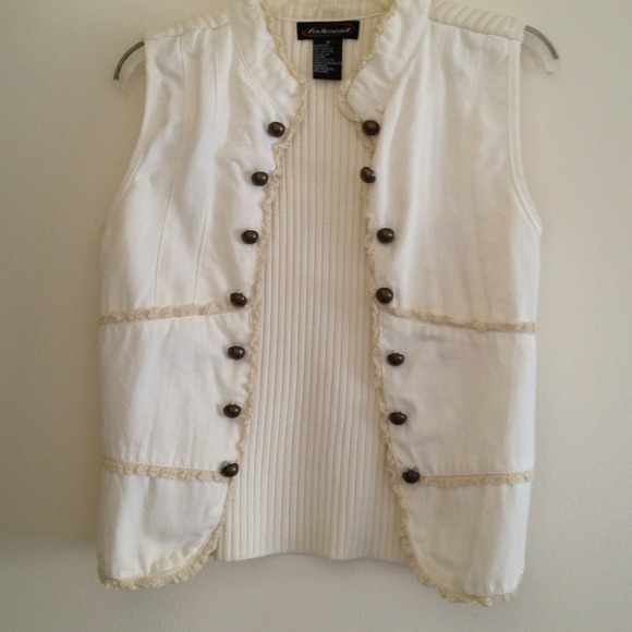 Cute white vest