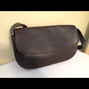 ***Bundled for @dejaywood Dark brown handbag.***