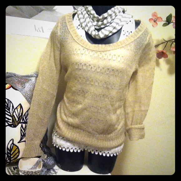 [[Sold]] Cream, lightweight sweater