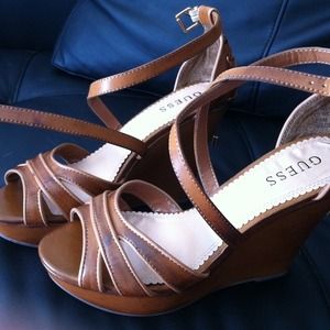 Guess wedges 7.5