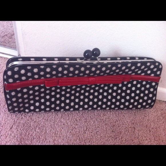 Polka dot clutch ;)