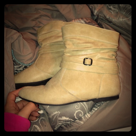 🎀Traded🎀Wet Seal Boots.