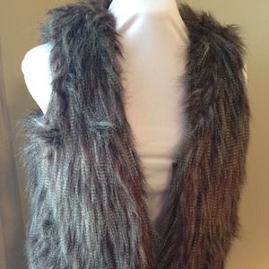 !REDUCED! Brown faux fur vest. NWOT