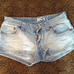Roxy short shorts!