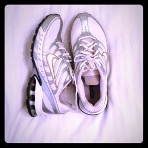 Nike Reax Runs Sneakers~reserved~