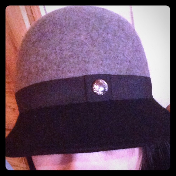 ⛔SOLD⛔Calvin Klein Winter Fashion Hat, trade/