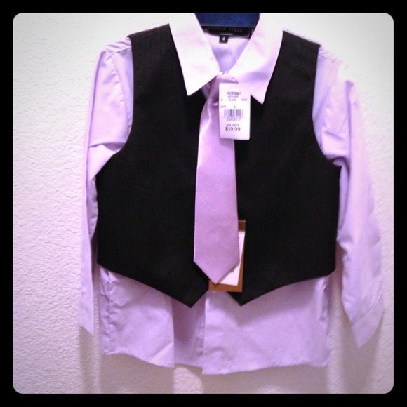 SOLD!! NWT boys suit size 4