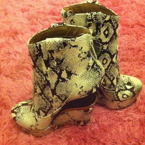 Super HOT!! REDUCED!!! - Picture 4 of 4