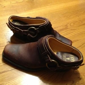 Frye belted harness mule
