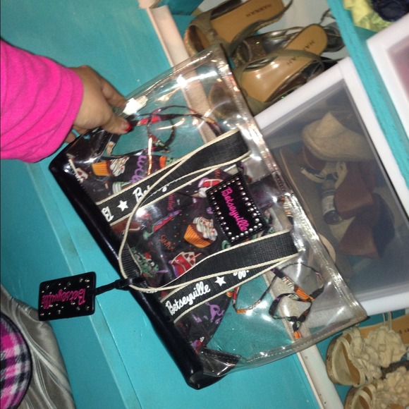 Betsyville Drawstring Purse! - Picture 2 of 3