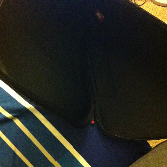Laptop Cover - Picture 3 of 3