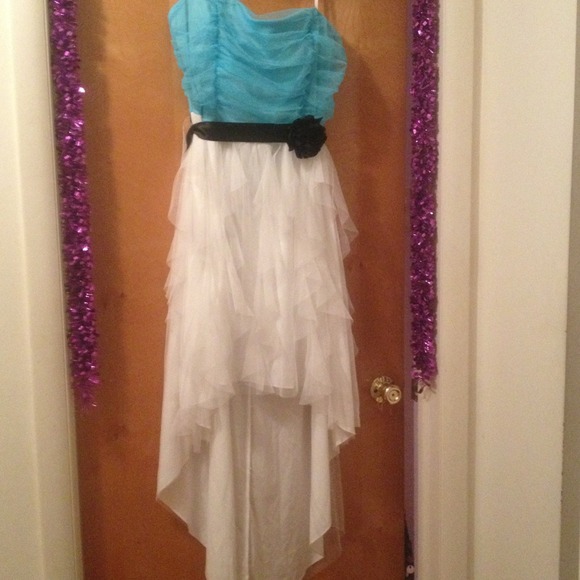 Strapless white and aqua dress 🔆🔆lowered🔆🔆