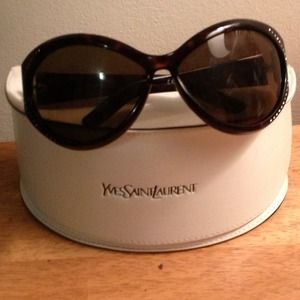 Fashion designer sunglasses