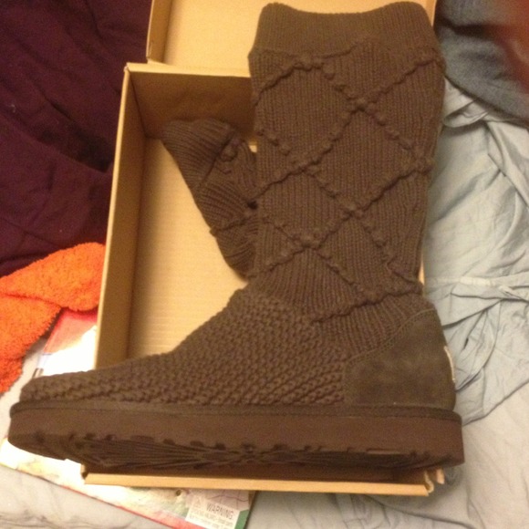NEW UGG sweater knit boots 10