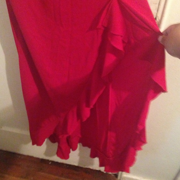 REDUCED 🎀🎀🎀🎀 PERFECT RED DRESS! - Picture 3 of 3