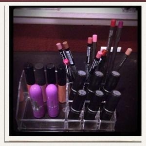RESERVED ✋Makeup organizers