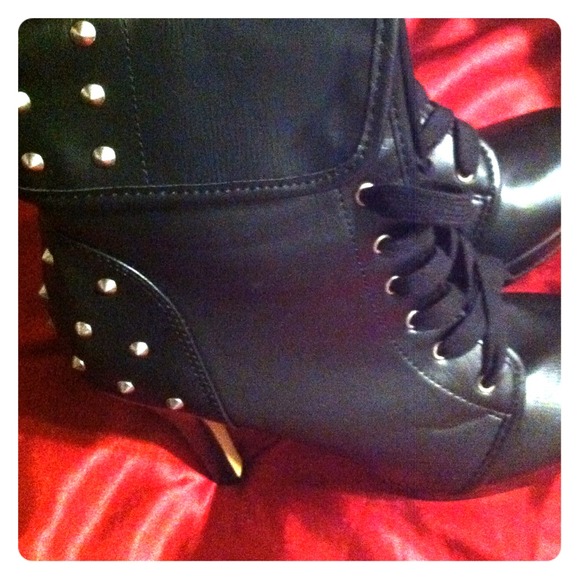 Boots - Picture 1 of 3