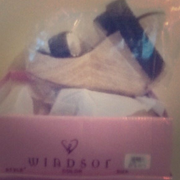 Windsor shoes brand new size 10 run a little small