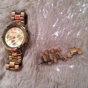 Accessories - Gold Watch Accessories - Gold Watch