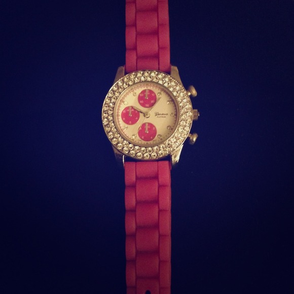 👇PRICE DROP👇Hot pink & rhinestone watch