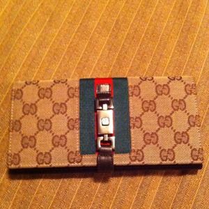 SOLD!!! Authentic Gucci wallet