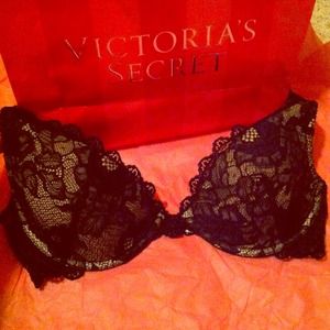 Victoria's Secret Sexy Lightly Lined lace bra 34C