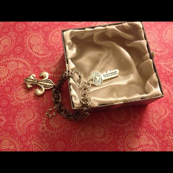 🙅Bundled🙅Free Chunky Silver Charm Bracelet - Picture 3 of 4