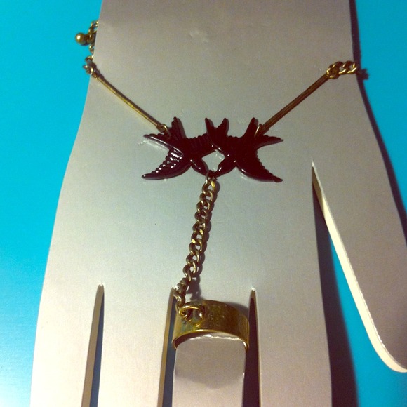 Bracelet and chained ring - Picture 1 of 2
