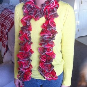 Pretty Ruffle Scarf