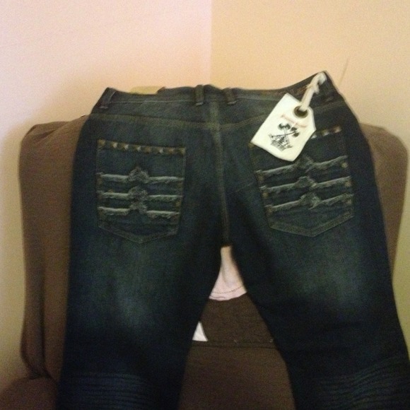 Jeans - Picture 2 of 3