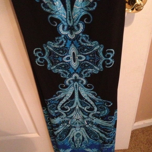 Beautiful Olivia Matthews Maxi Dress - Size M -NWT - Picture 3 of 4