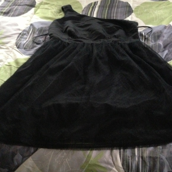 One shoulder black dress