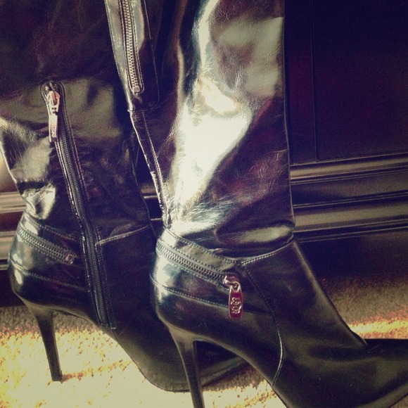 SOLD!!! Guess Black Knee High Boots Size 8