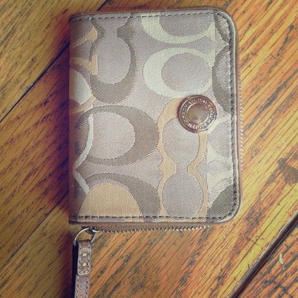 Coach wallet zip card case tan