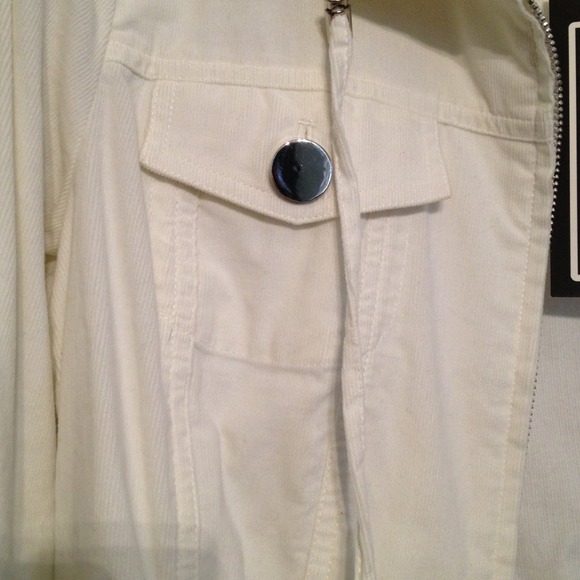 Brand new white lightweight jacket - Picture 3 of 3