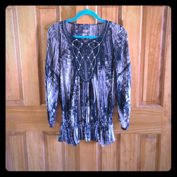 Split sleeve top