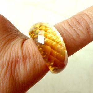Yellow 3D ring