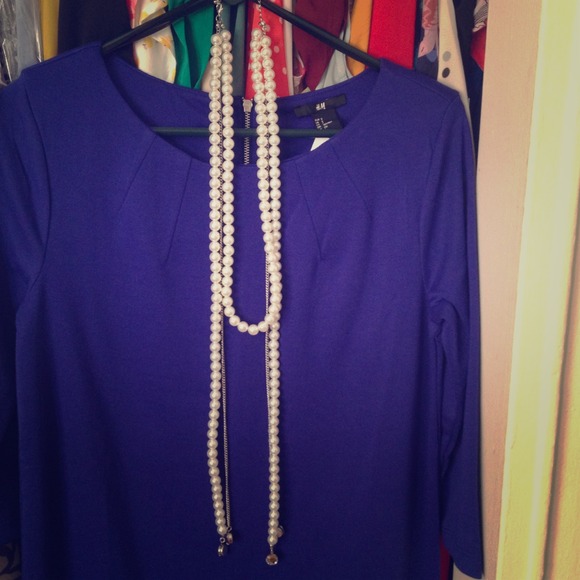 White pearl necklace