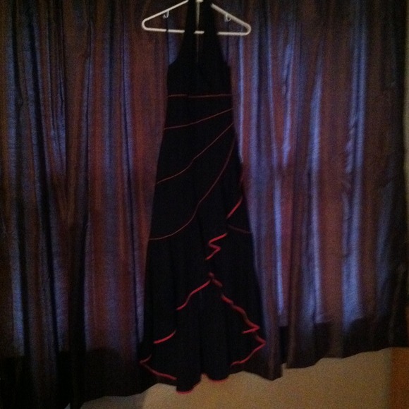 Black and pink v neck dress