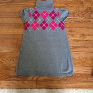 Flattering short sleeve sweater